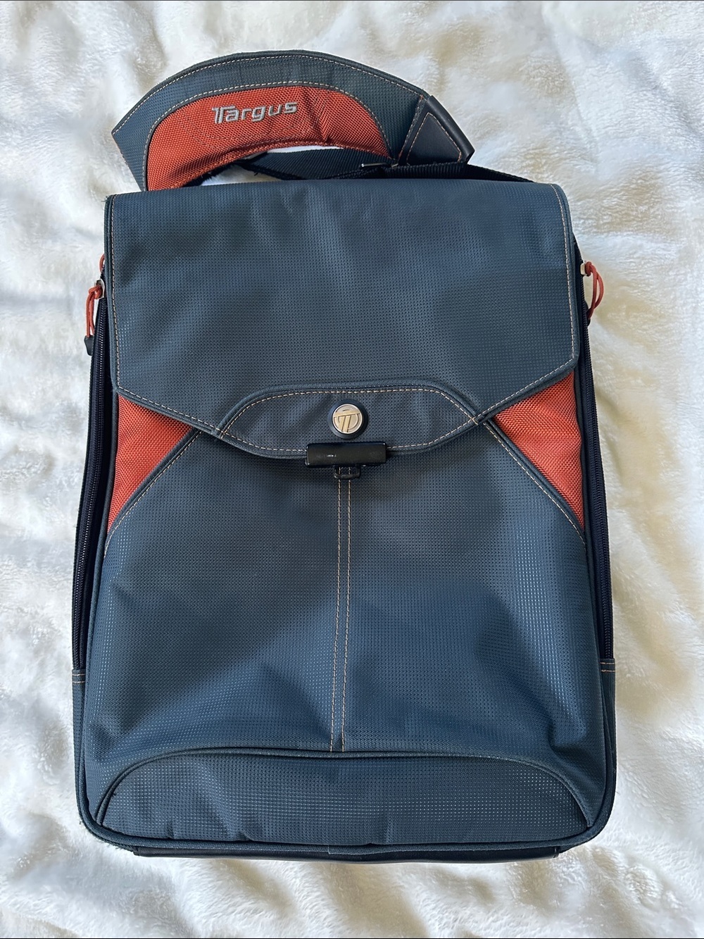 TARGUS Gray & Orange Protective Quality Laptop Messenger Bag Front Flap 18”x12”